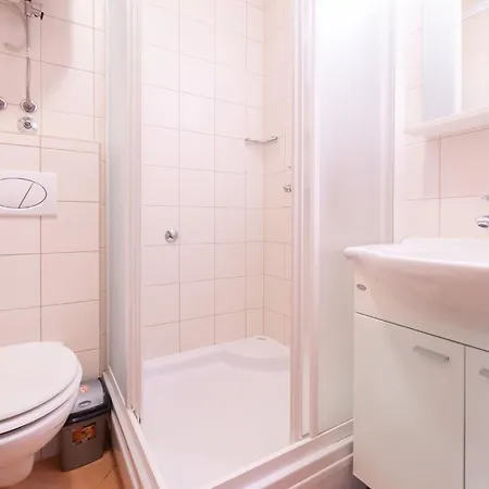 Sea & Sky Retreat マカルスカ